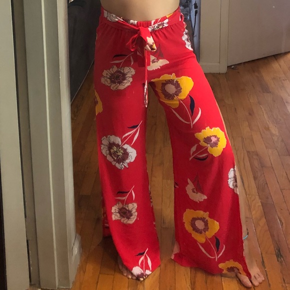 Red printed pants - Picture 3 of 5